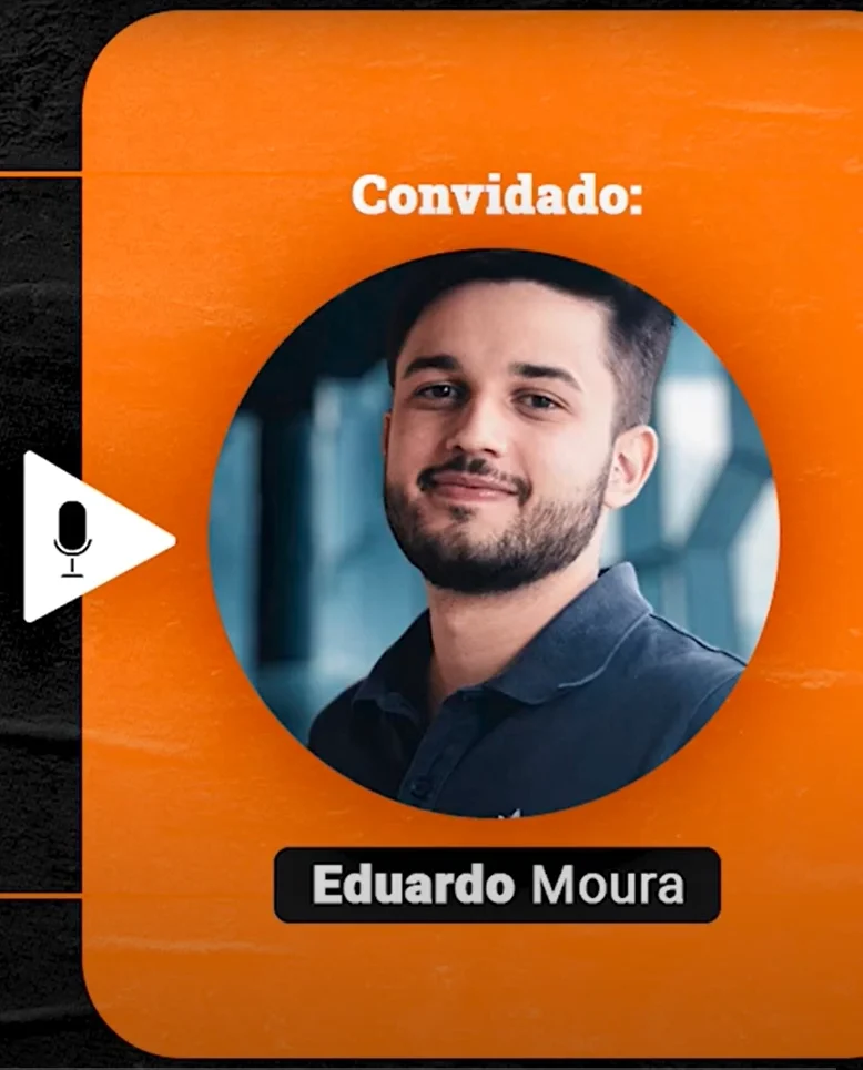 Podcast Papo de Vendedor episódio seis. Imagem nas cores laranja e preta, com a foto do convidado Eduardo Moura, à direita, e título, à esquerda, Como fazer a Qualificação da Venda durante a Abordagem? feat Eduardo Moura & NectarCRM.