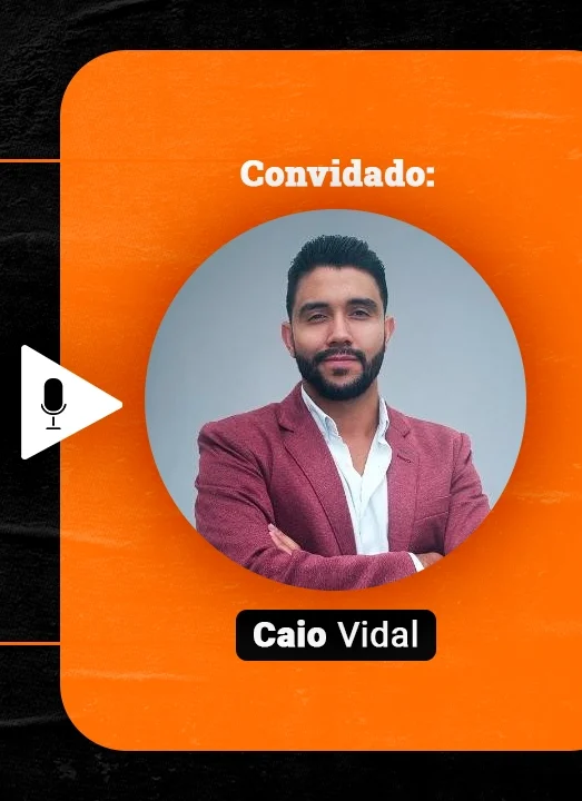 Podcast Papo de Vendedor episódio dez. Imagem nas cores laranja e preta, com a foto do convidado, Caio Vidal, Head of Sales do RD Station CRM, à esquerda, e o título, Contornando e Controlando Objeções, à direita.