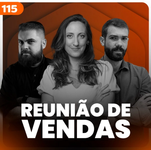 Capa do podcast Papo de Vendedor, com uma cor laranja escuro ao fundo e a foto dos apresentadores em primeiro plano. Leandro Munhoz, à esquerda, branco, loiro, cabelos curtos e barba, com o rosto virado para a direita, em perfil, e expressão séria. Daniel Mestre, à direita, com o rosto virado para a à esquerda, branco, cabelos curtos pretos, barba e sério. Entre os dois, a convidada Camile Just, empresária e estrategista, branca, loira, cabelos copridos e lisos, com uma camisa branca e sorrindo. Abaixo, o título do episódio, na cor branca, Reunião de Vendas.