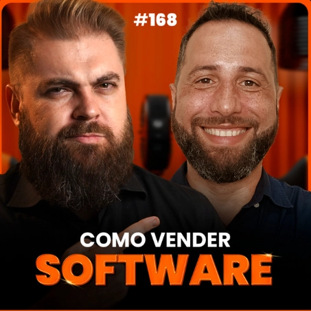 Capa do podcast Papo de Vendedor, na cor laranja escuro, com o título abaixo, na cor branca e laranja, Como Vender Software, e a foto do convidado, Eric de Oliveira, ao lado do host, Leandro Munhoz.