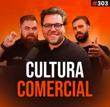 Capa do podcast Papo de Vendedor, na cor laranja, e a foto do convidado, Jonathan Souza, Diretor Comercial do G4, ao centro. De cada lado, os hosts, Daniel Mestre e Leandro Munhoz. Abaixo, o título, na cor branca e laranja, Cultura Comercial.