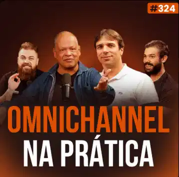 Capa do podcast Papo de Vendedor na cor laranja escuro e a foto dos convidados, Marco Salvo e Rafael Gouvêa, ao centro. Ao lado dos convidados, os hosts, Daniel Mestre e Leandro Munhoz. Abaixo, o título, na cor laranja e branca, Omnichannel na Prática, sobre Estratégias de Omnichannel e multicanais,